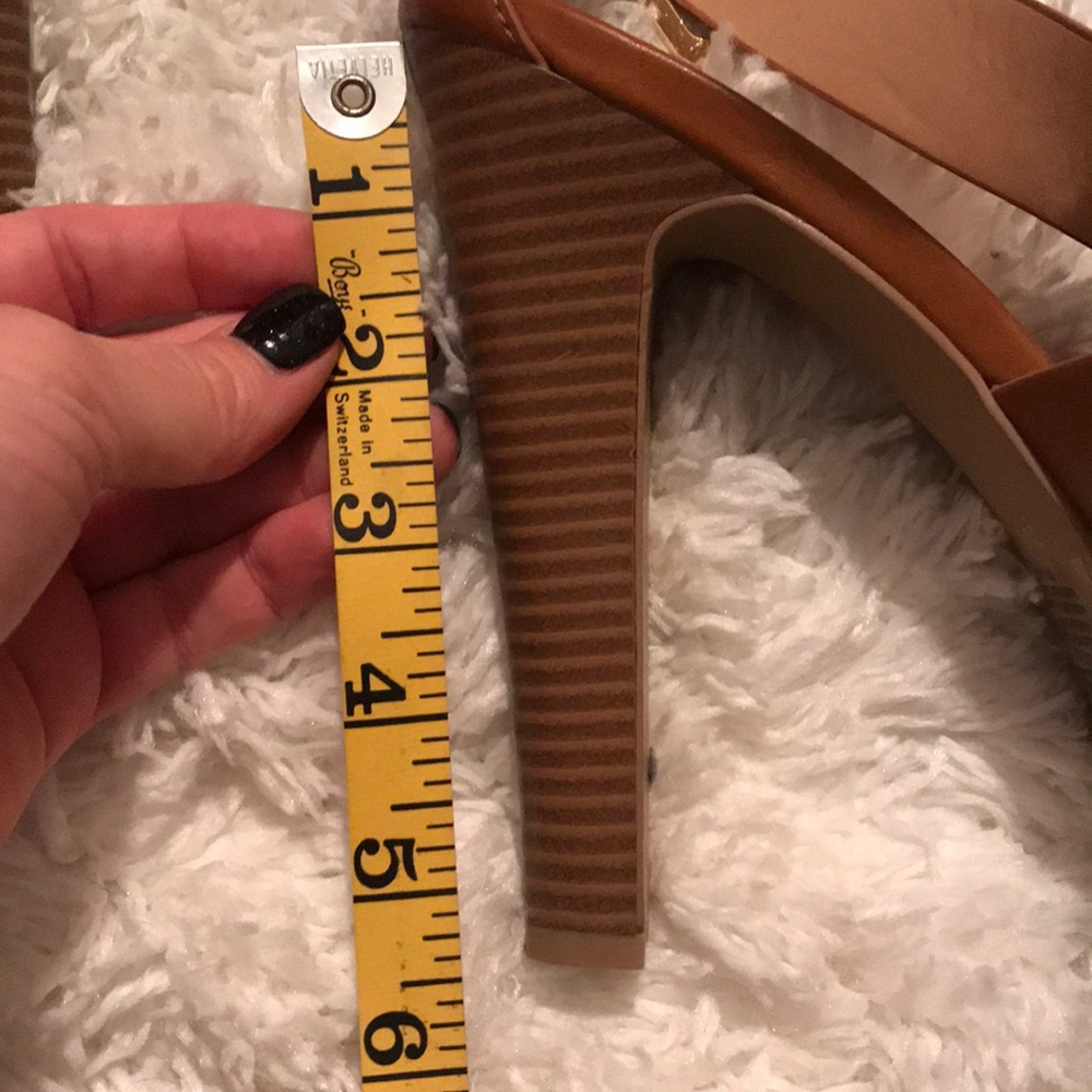 Express Heels - Picture 4 of 4